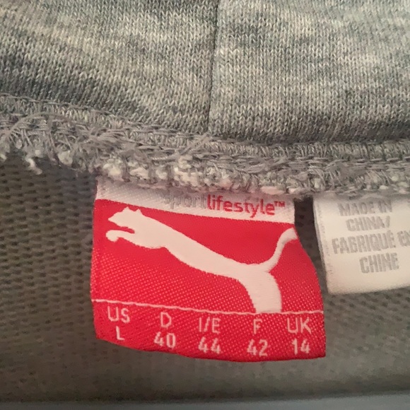 4.99 shipping Like new! Unisex. Puma pull over sweater with pockets - Picture 2 of 5